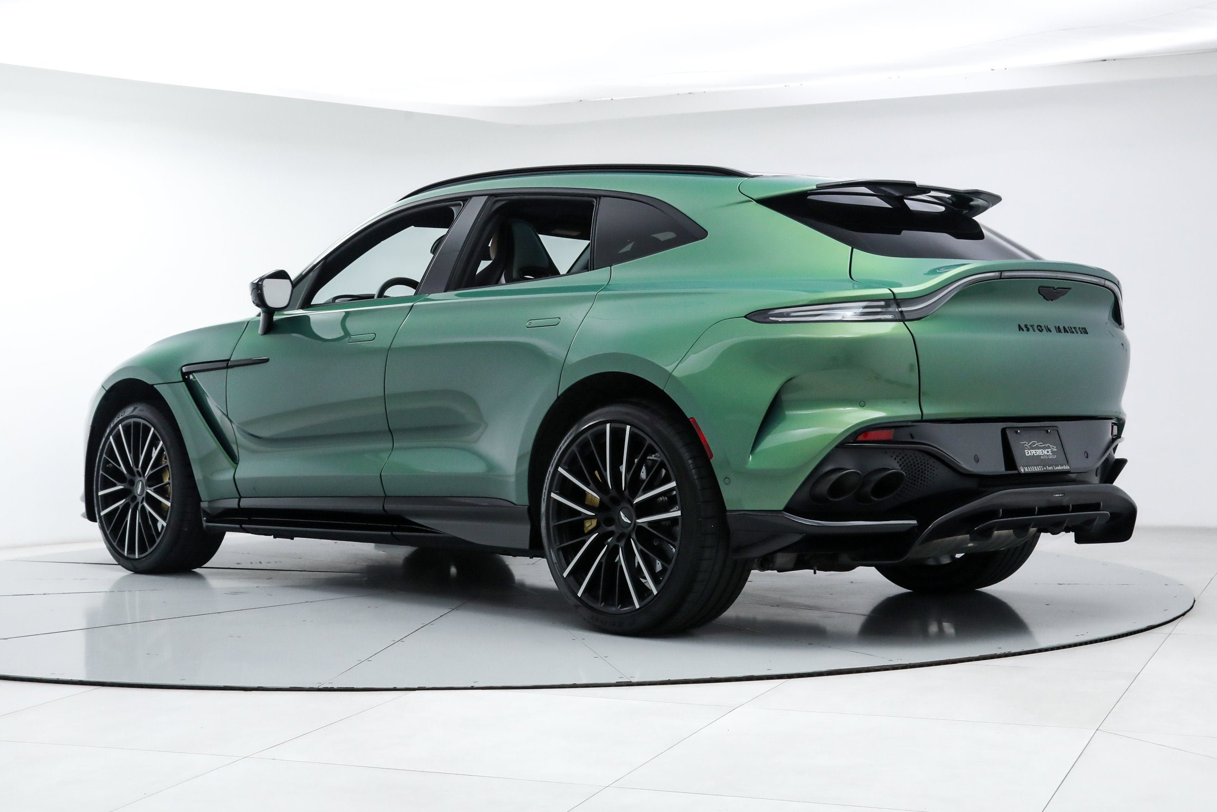 Used 2023 Green Aston Martin 707 image 3