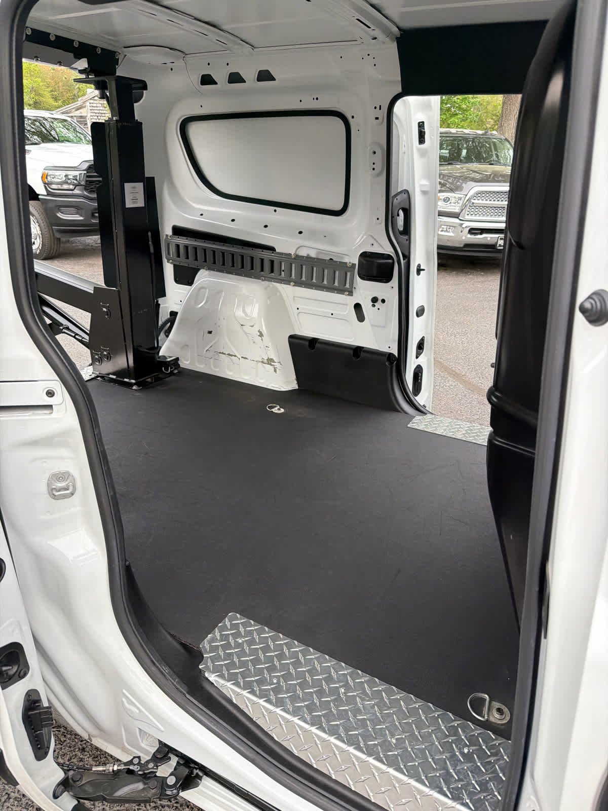 Used 2022 Bright White Ram Tradesman image 7
