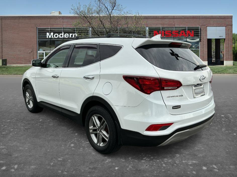 Used 2018 Pearl White Hyundai 2.4L image 2
