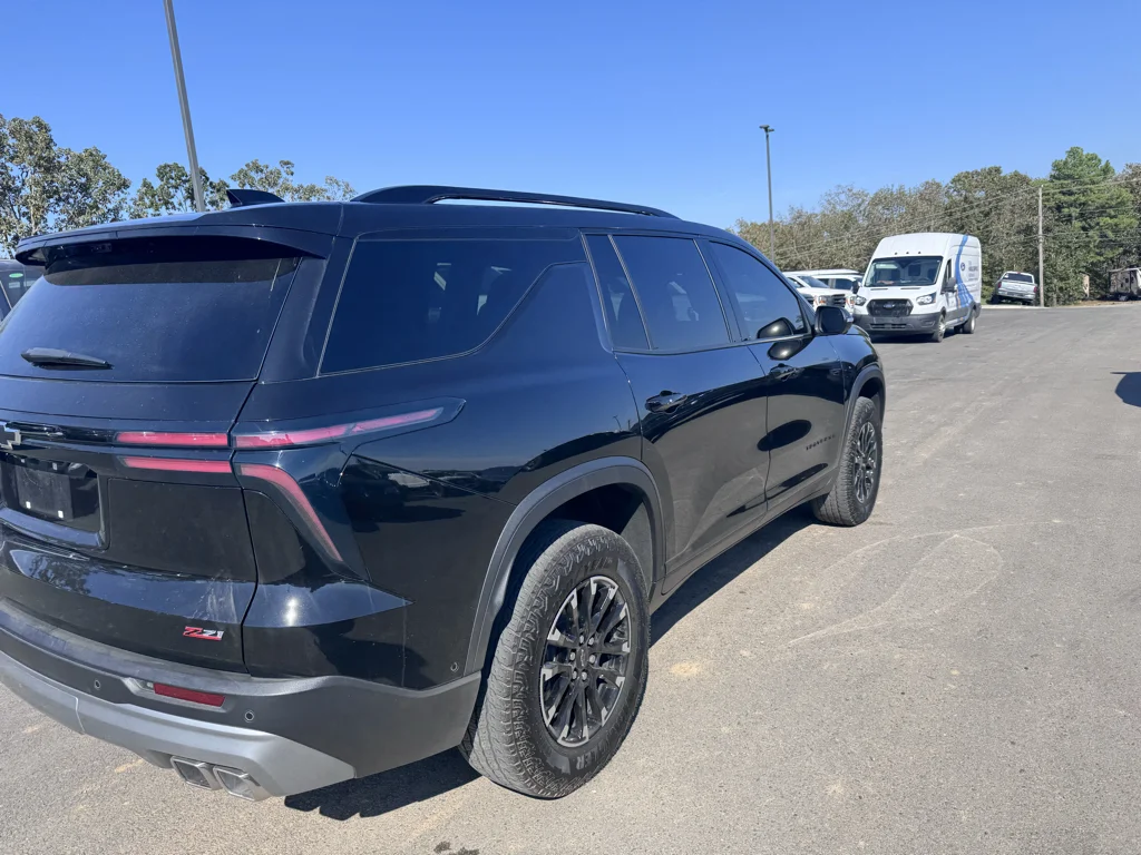 Used 2025 Mosaic Black Metallic Chevrolet AWD Z71 image 6