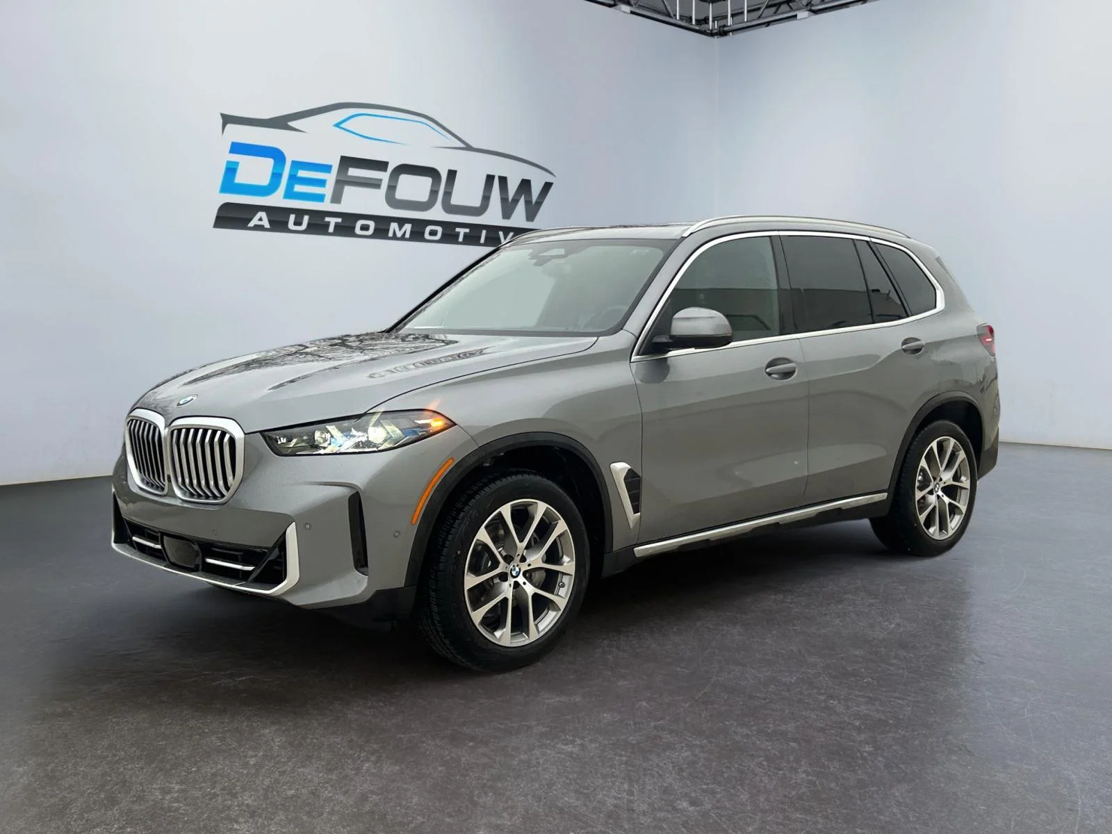 Used 2024 Skyscraper Grey Metallic BMW xDrive40i image 7