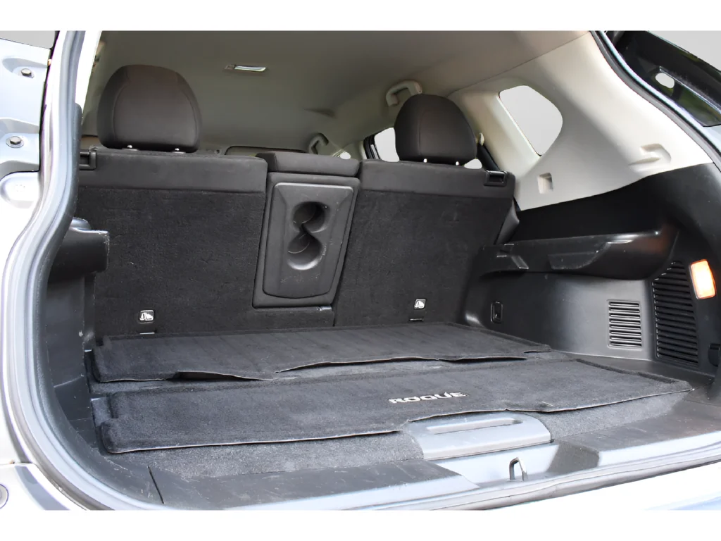 Used 2016 Gray Nissan SV image 38
