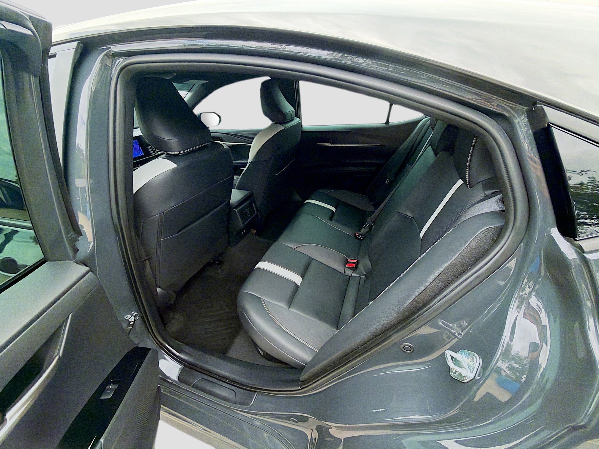 Used 2025 Underground Toyota SE image 23
