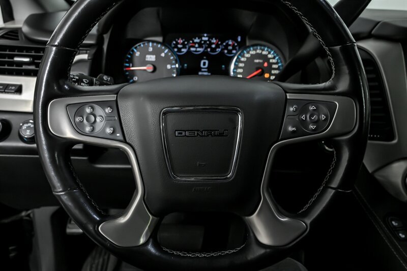 2020 GMC Yukon Denali - Photo 30