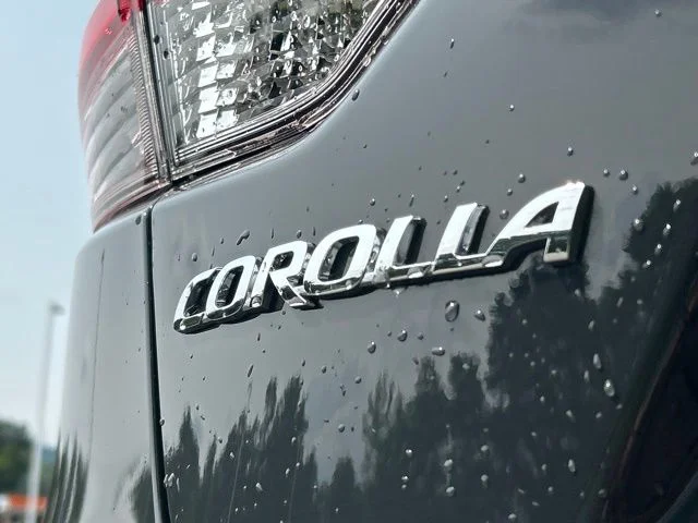 Used 2024  Toyota LE image 12