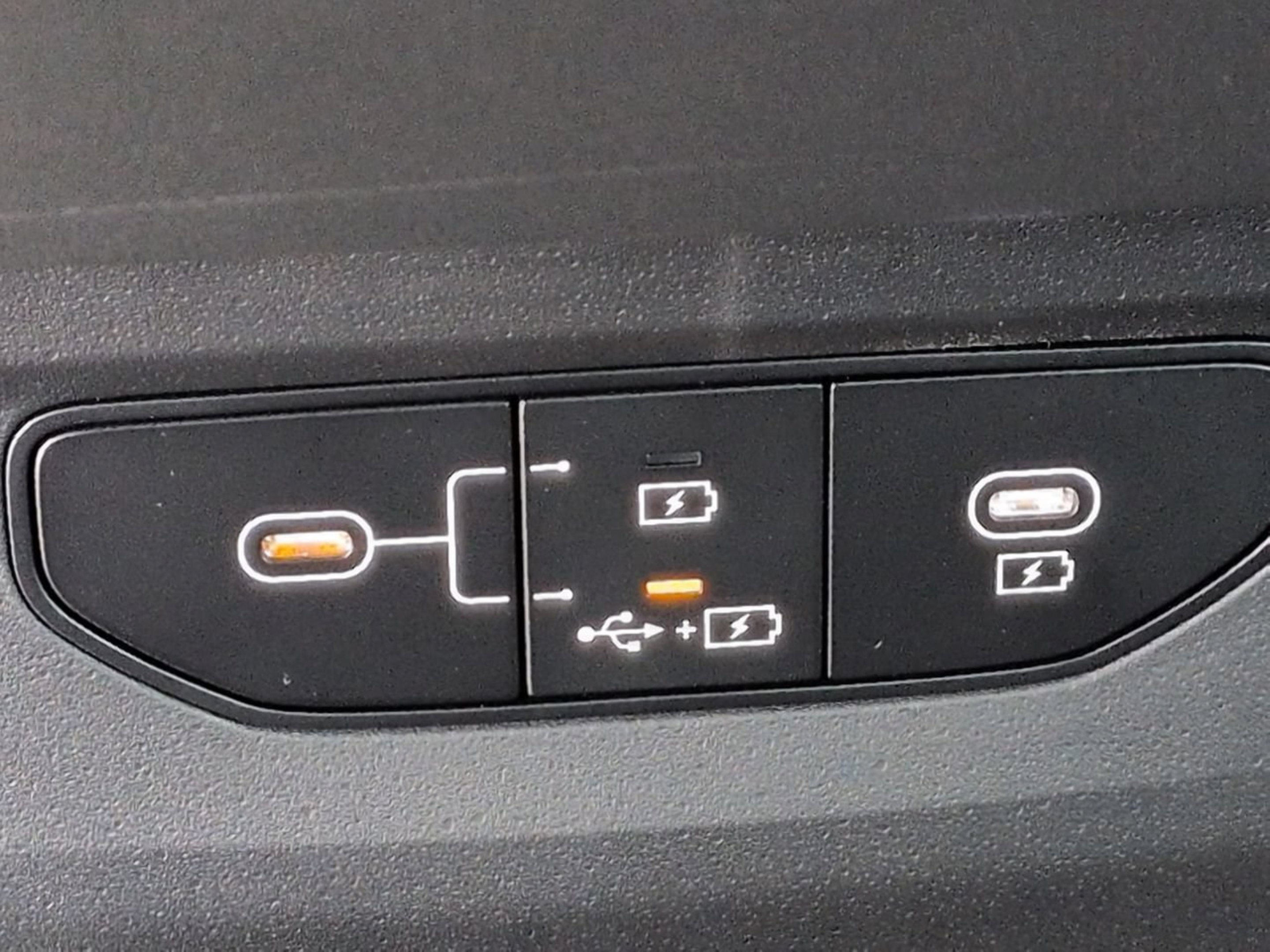 New 2026 Glacial White Pearl / Black Ro Kia GT-LINE image 23