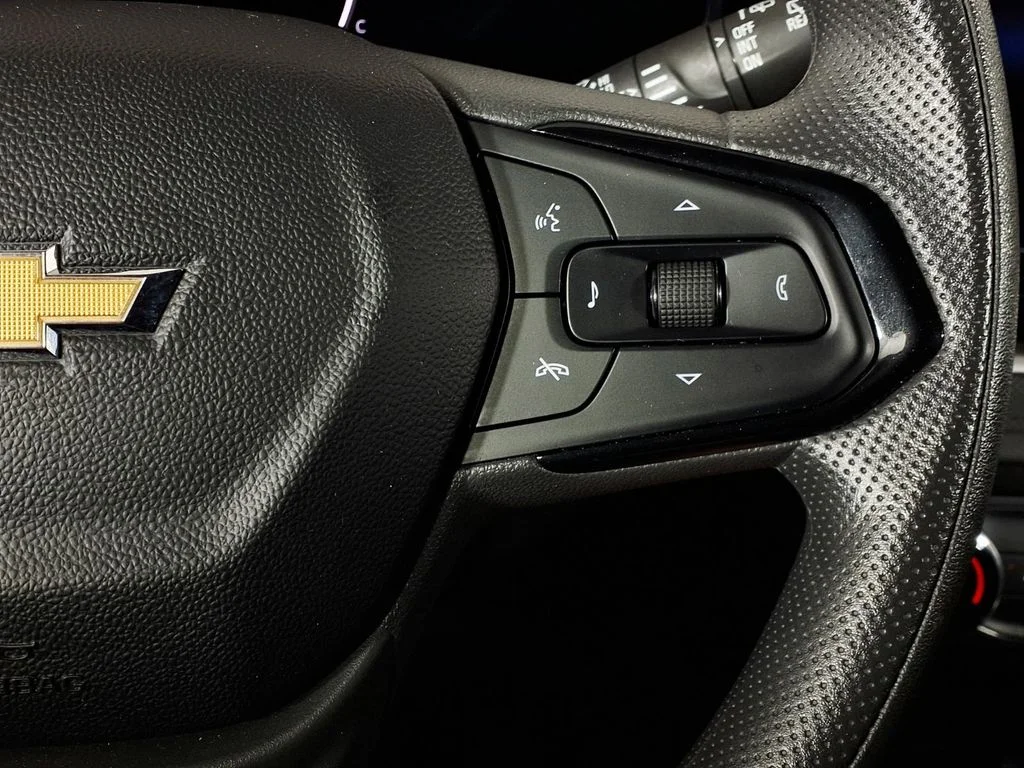 Used 2025 Gray Chevrolet LT image 19