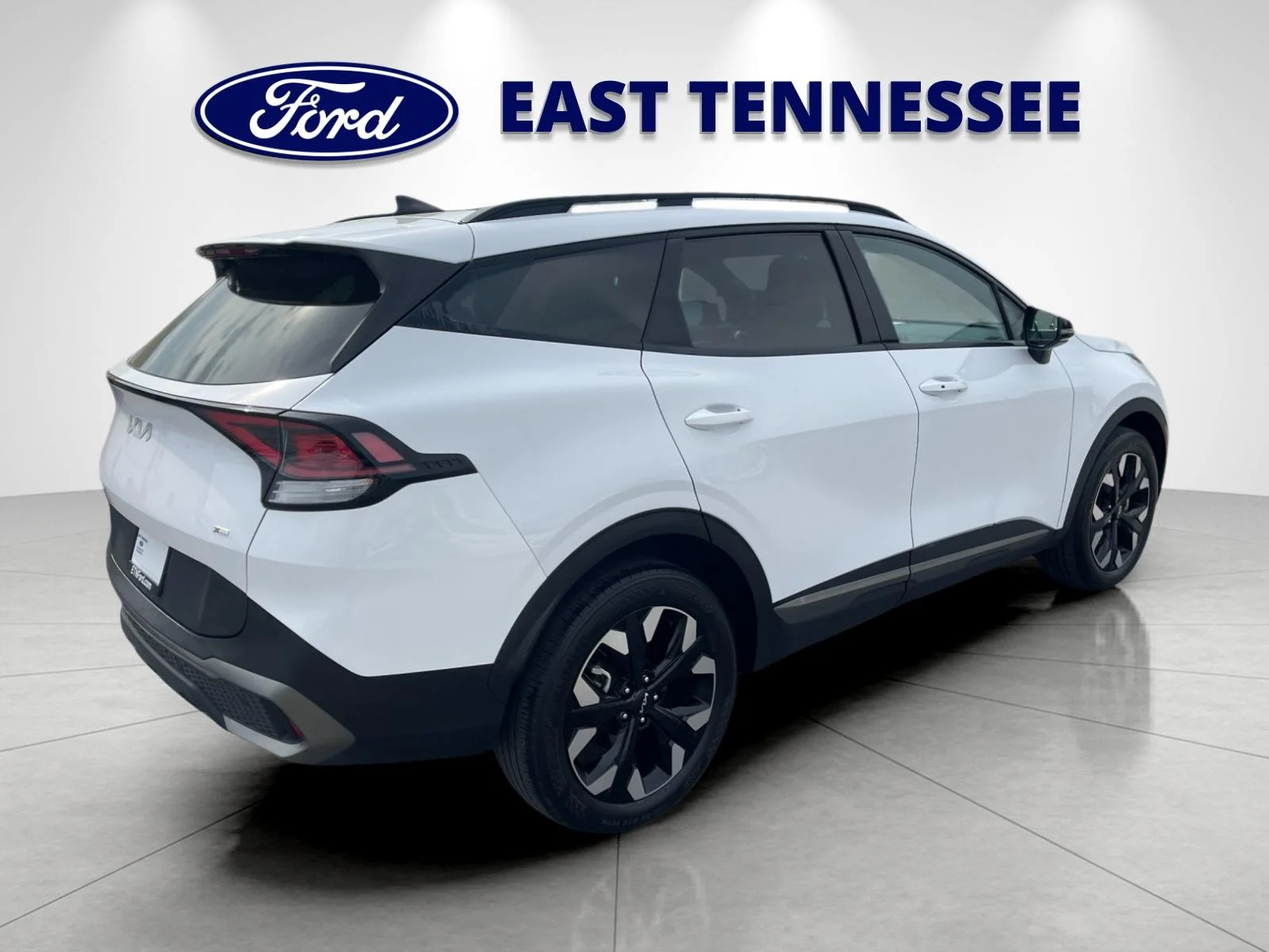 Used 2023 White Kia X-Line image 3