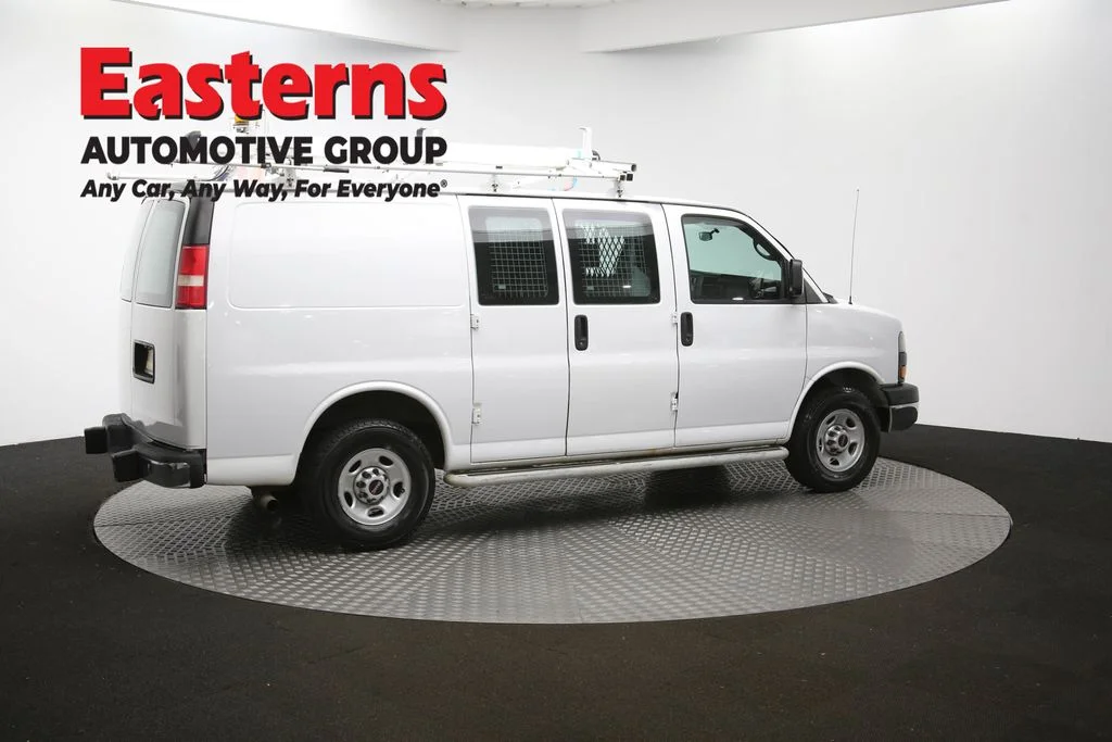 Used 2015 White GMC Work Van image 41
