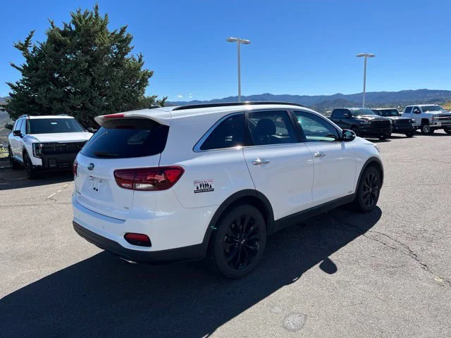 Used 2020 Snow White Pearl Kia S V6 image 8