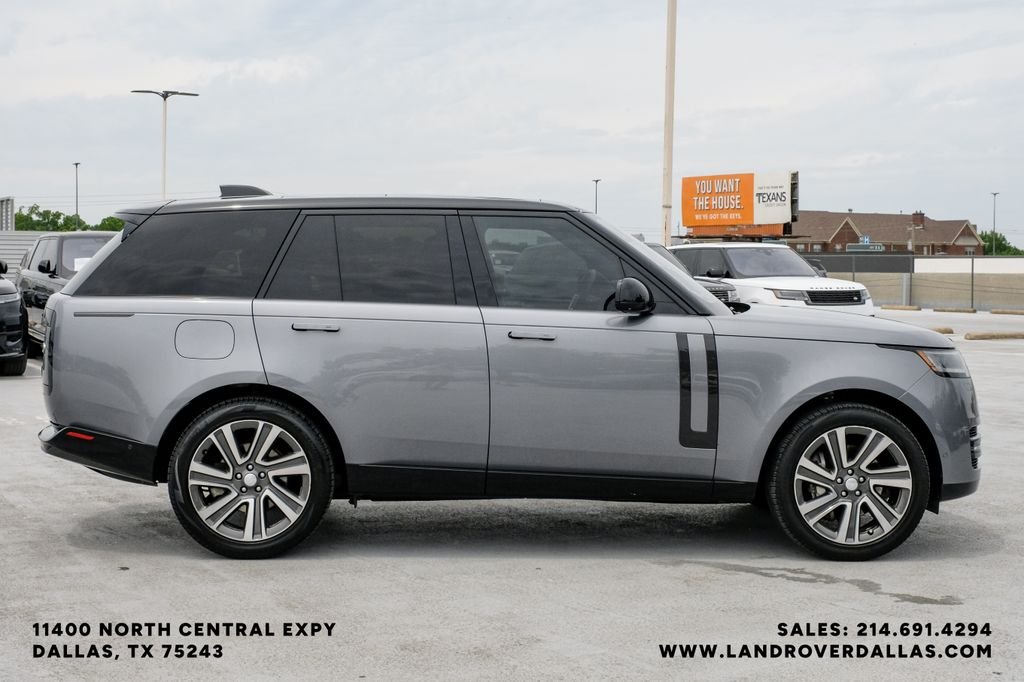 Used 2023 Eiger Gray Metallic Land Rover SE image 5