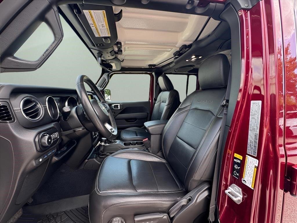 Used 2022 Snazzberry Pearlcoat Jeep Unlimited Sahara image 17