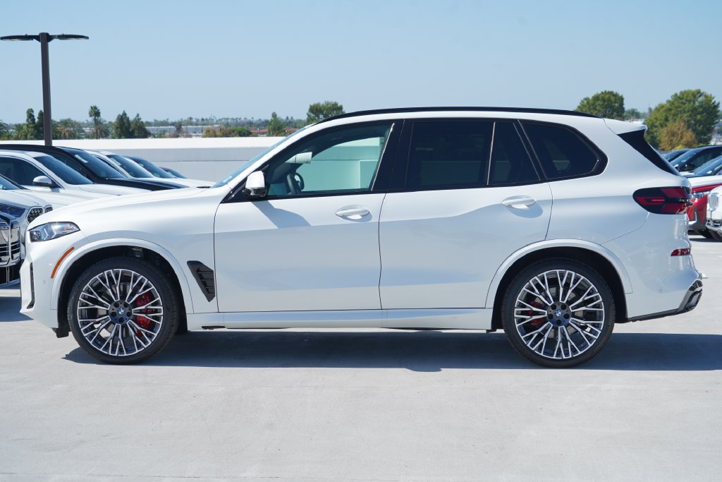 New 2026 Mineral White Metallic BMW xDrive40i image 5