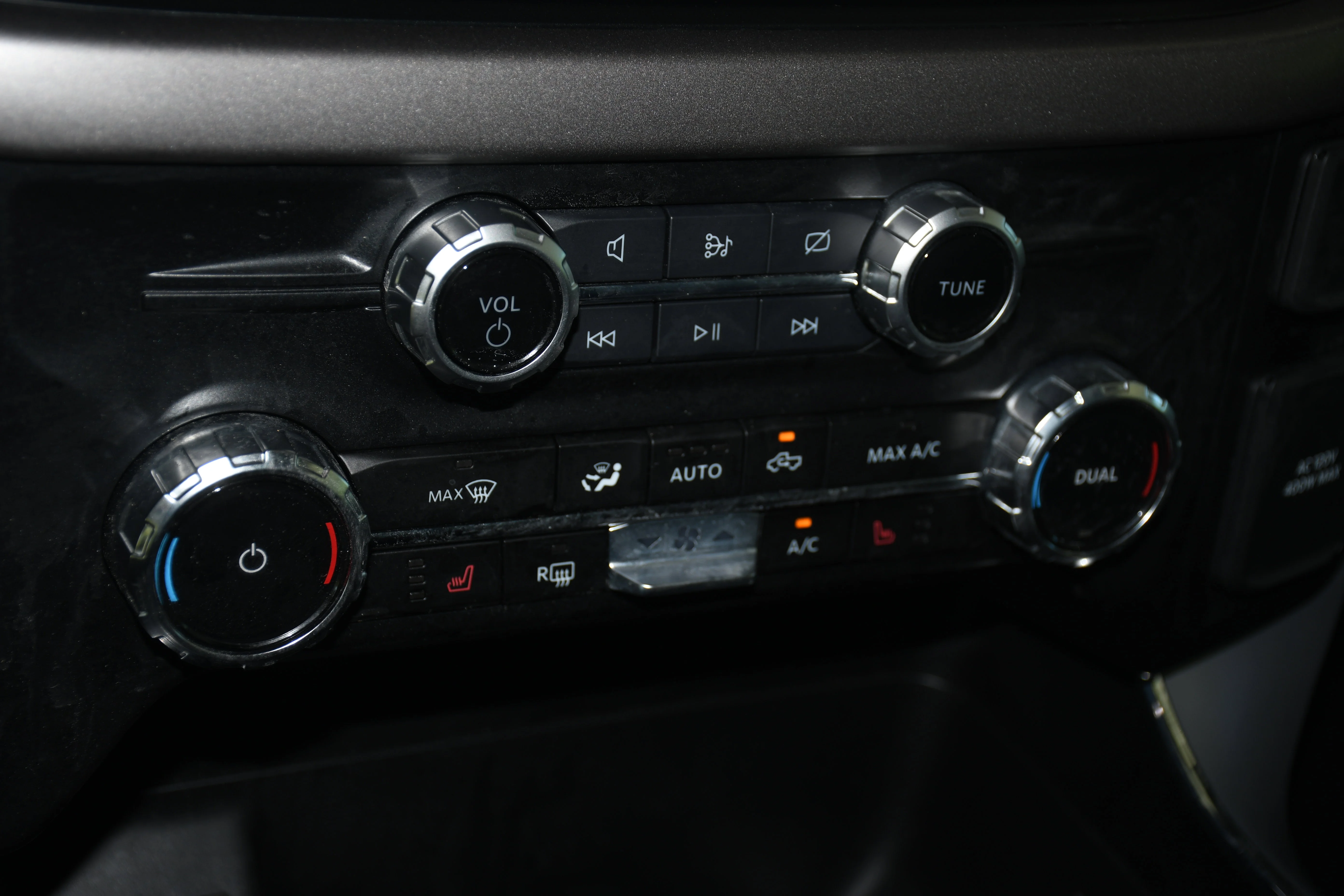 Used 2024 White Ford XLT image 13