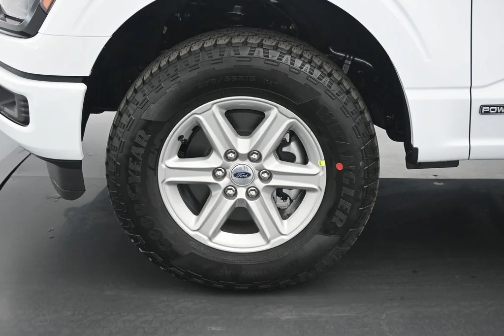 New 2026 Oxford White Ford XLT image 22