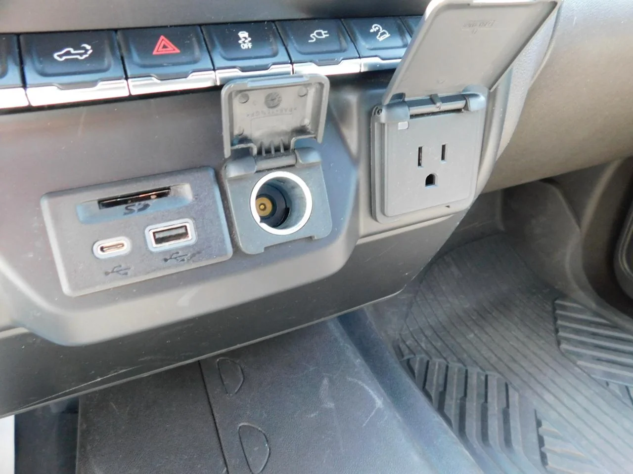 Used 2020 Silver Chevrolet 4WD CREW CAB 147 in LT image 47