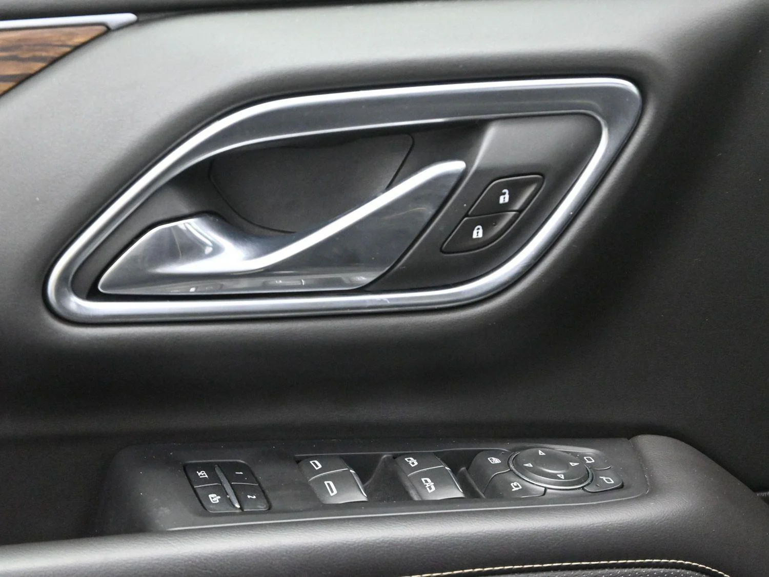 Used 2021 Black Chevrolet Premier image 13