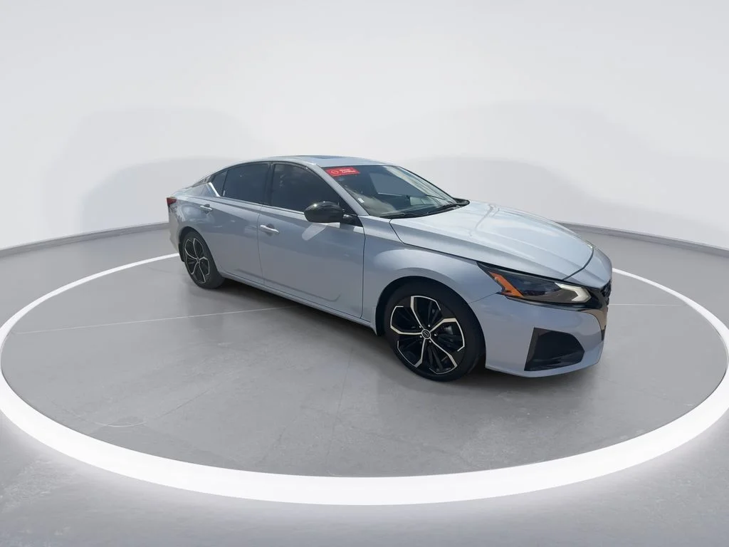 Used 2024 Gray Nissan 2.5 SR image 2