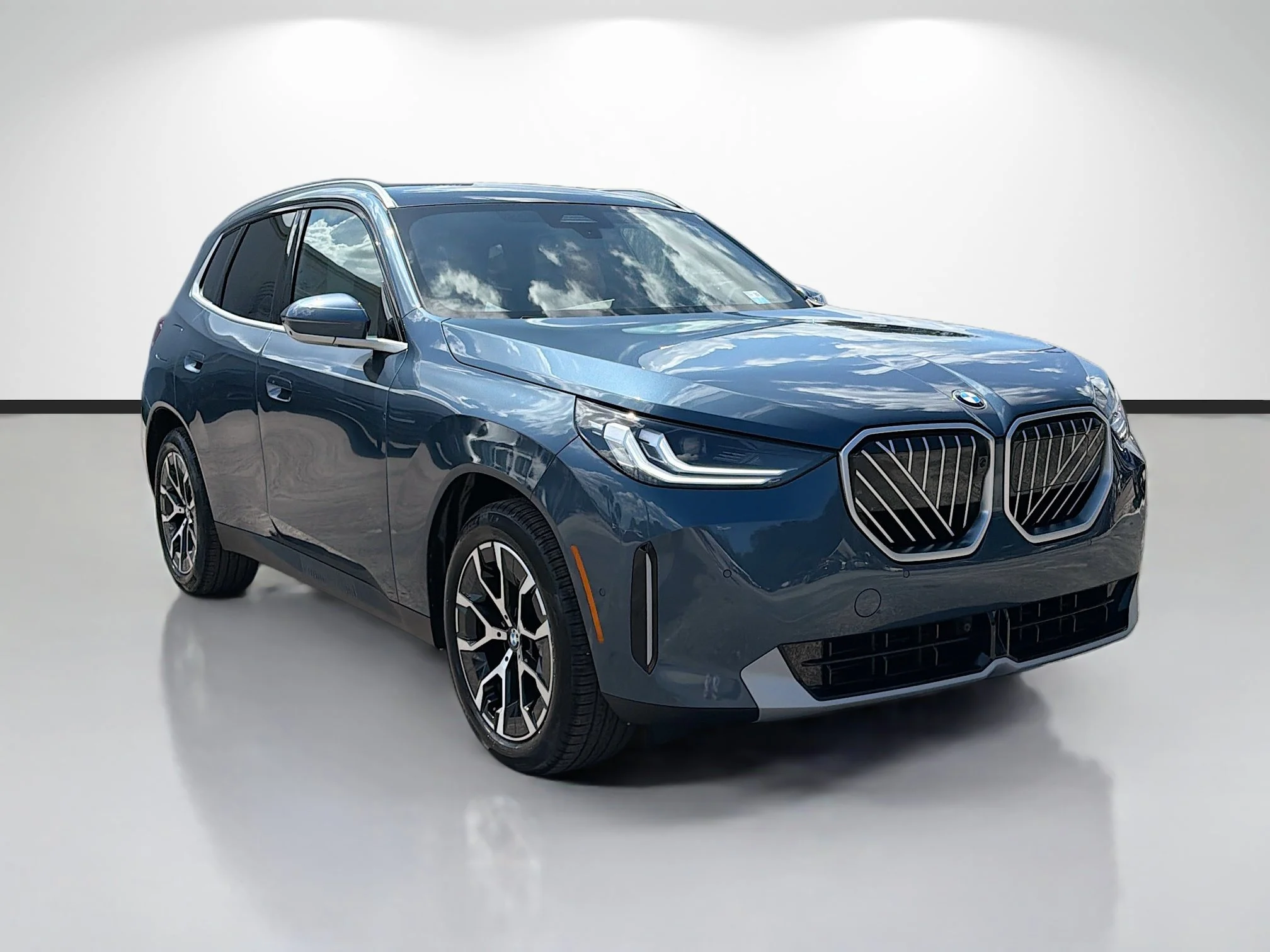New 2026 Arctic Race Blue metallic BMW 30 xDrive image 1