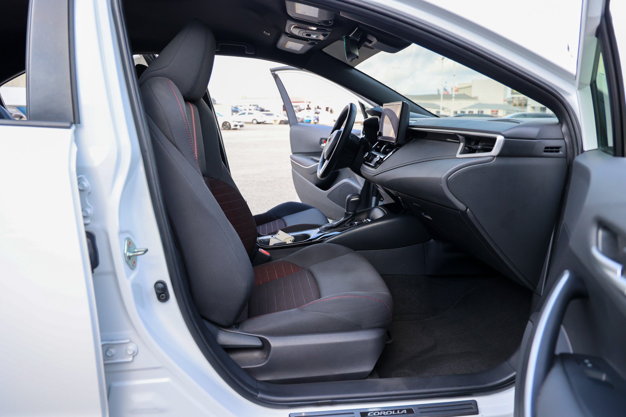 Used 2025 ICE CAP Toyota Hybrid SE image 35