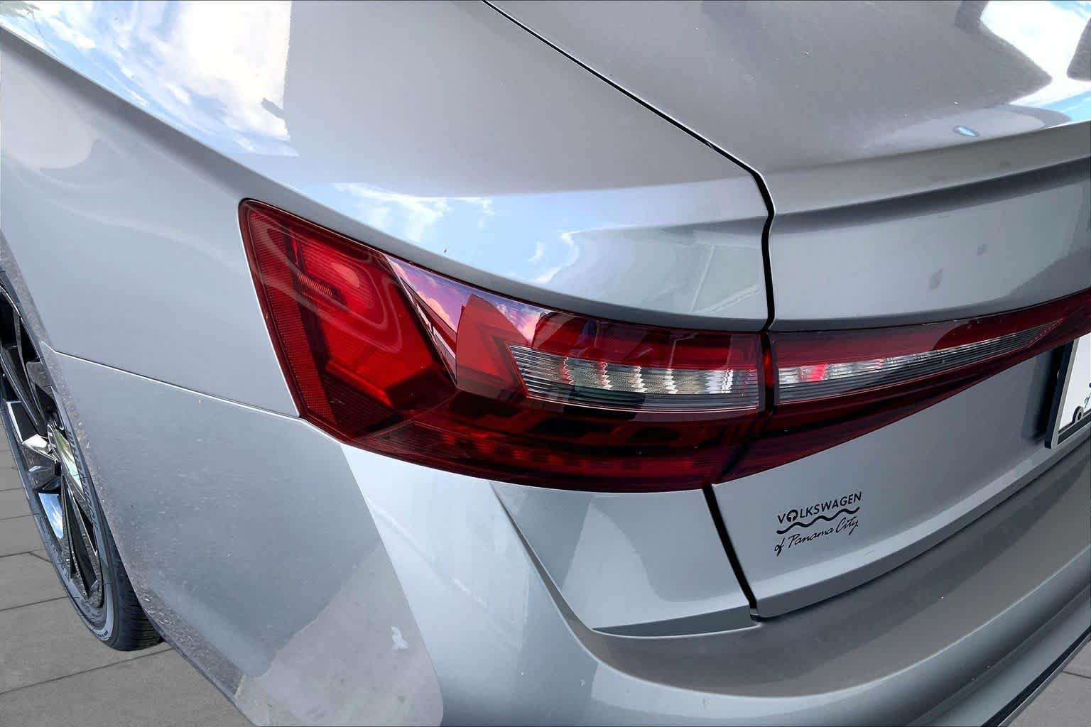 New 2026 Pyrite Silver Metallic Volkswagen SE image 14