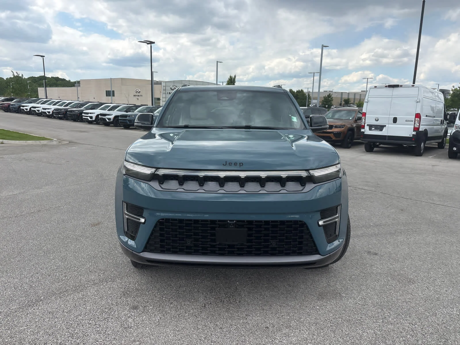 New 2026 Steel Blue Exterior Paint Jeep Limited Reserve image 3