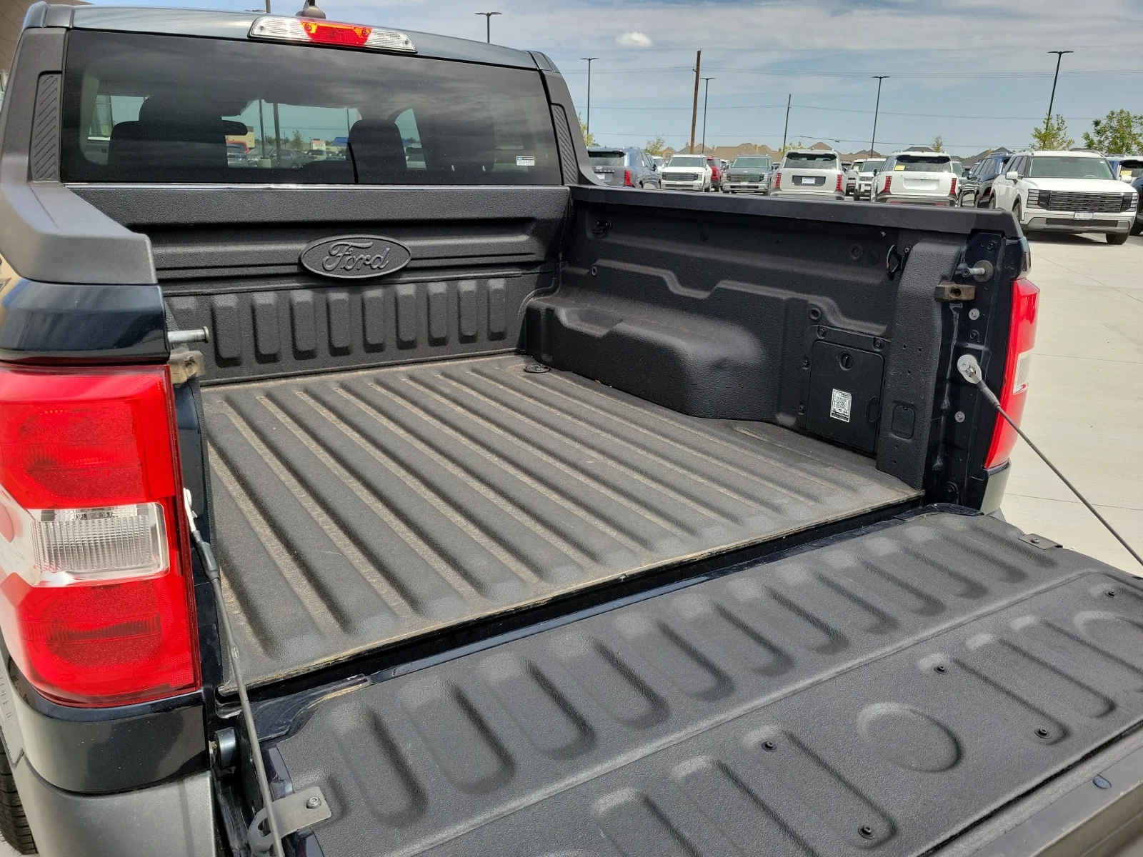 Used 2022 Blue Ford XLT All-Wheel Drive Supercrew 4.5 ft. box 121.1 in image 8