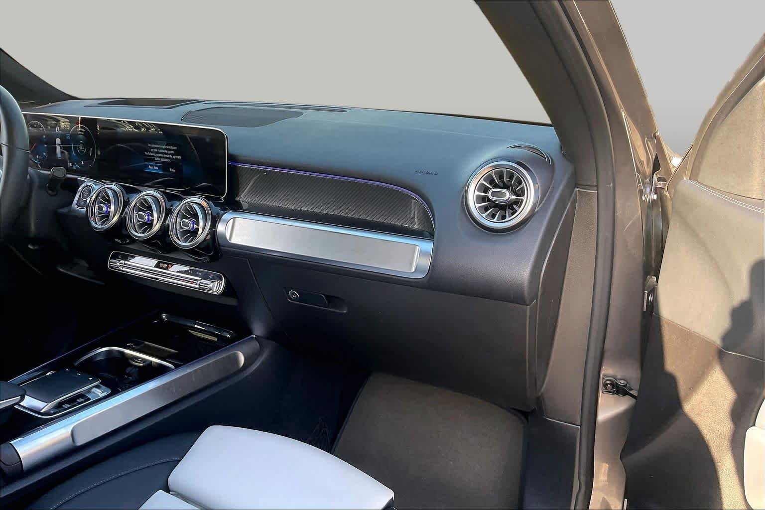 Used 2020 Mountain Grey Metallic Mercedes-Benz GLB 250 image 18