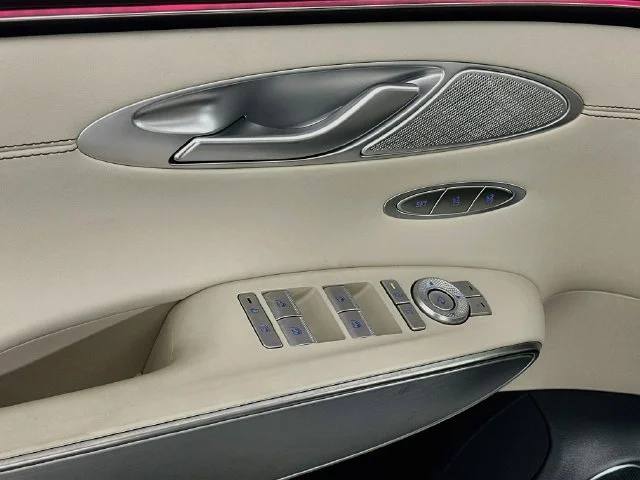New 2027 White Genesis 2.5T Select image 11