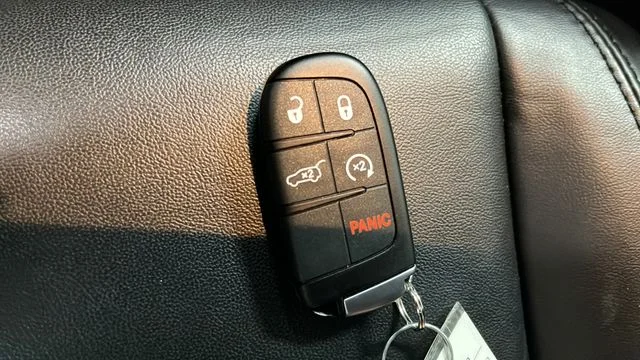 Used 2019 Bright White Clearcoat Jeep Limited image 40