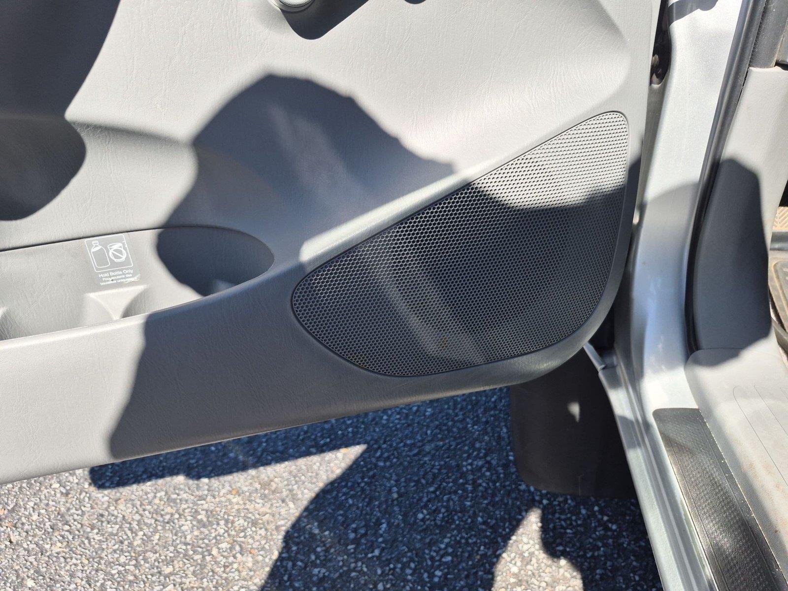 Used 2011  TOYOTA REGCAB image 16