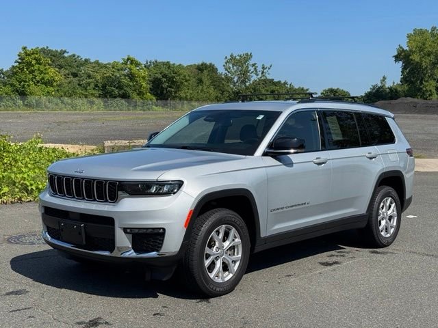 Used 2022 Silver Jeep Limited image 1
