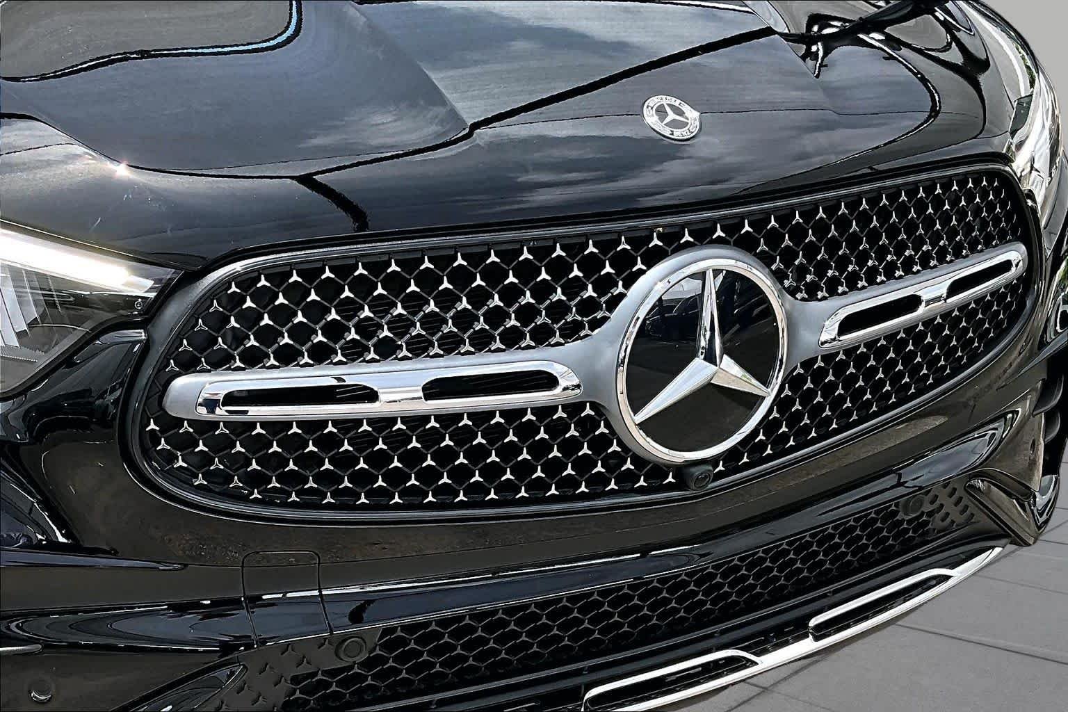 Certified Used 2026 Black Mercedes-Benz GLC 300 image 30