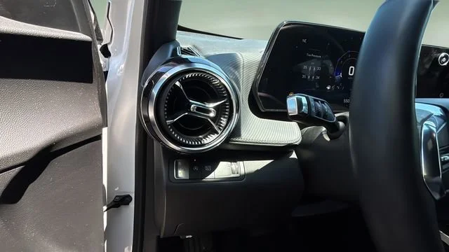 Used 2025 Summit White Chevrolet LT image 20