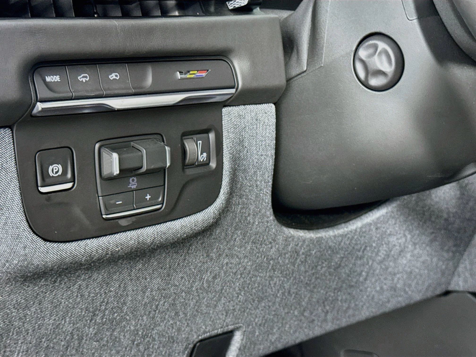 Used 2025 Aegean Stone Cadillac Escalade-V ESV image 12