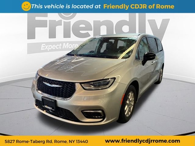 2024 Chrysler Pacifica Touring L's photo