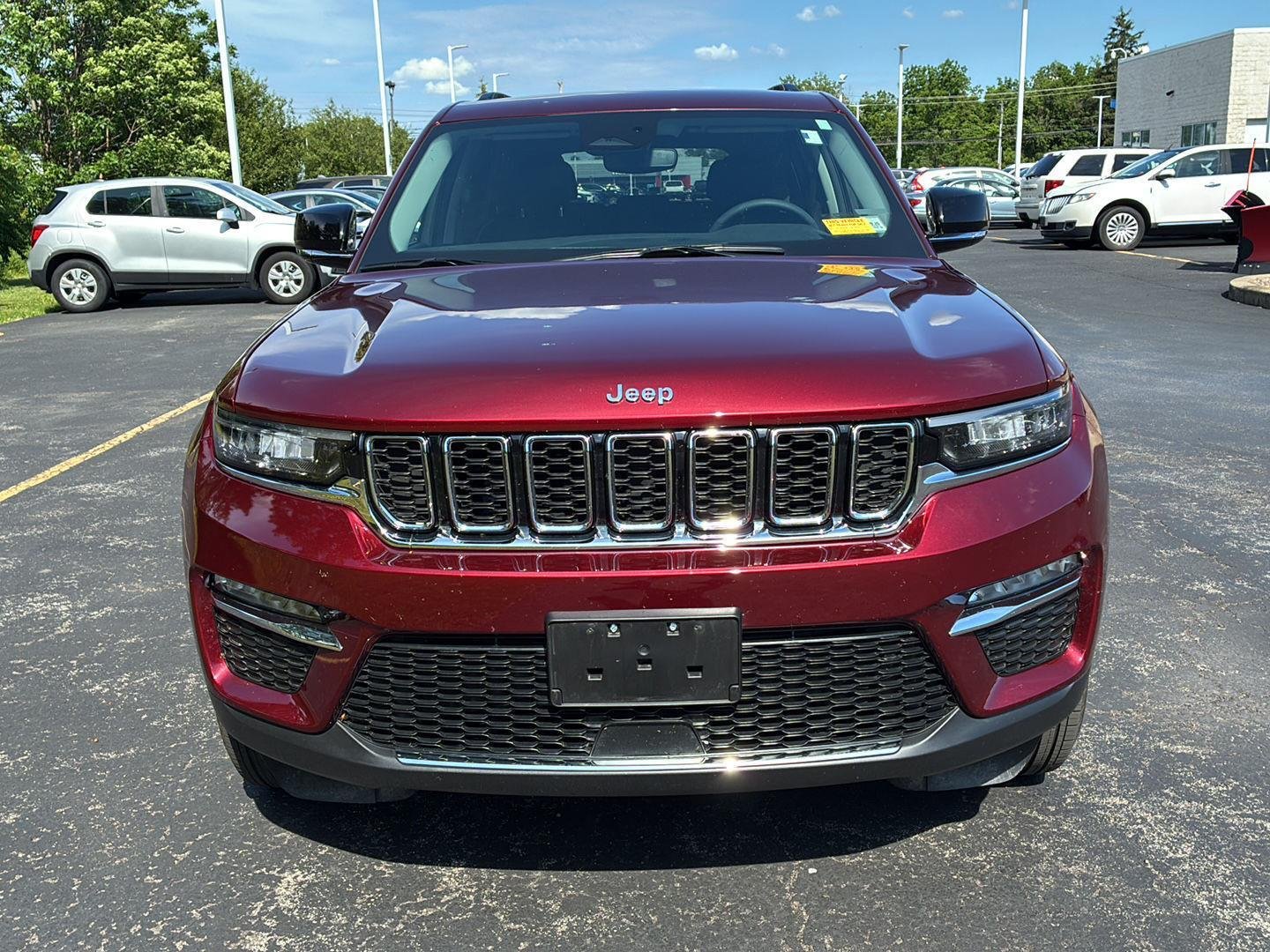 Used 2023  Jeep  image 13