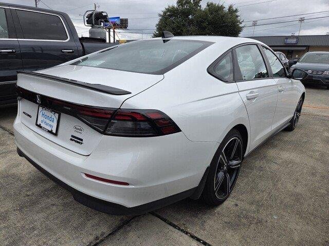 Used 2026 Platinum White Pearl Honda Sport image 4