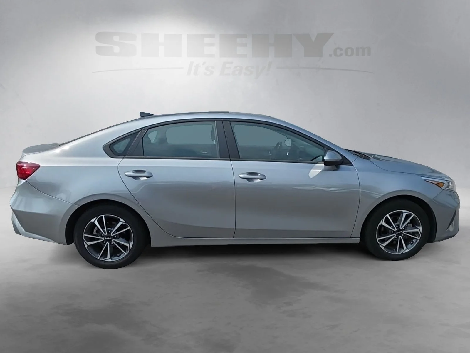 Used 2023 Gray Kia LXS image 9