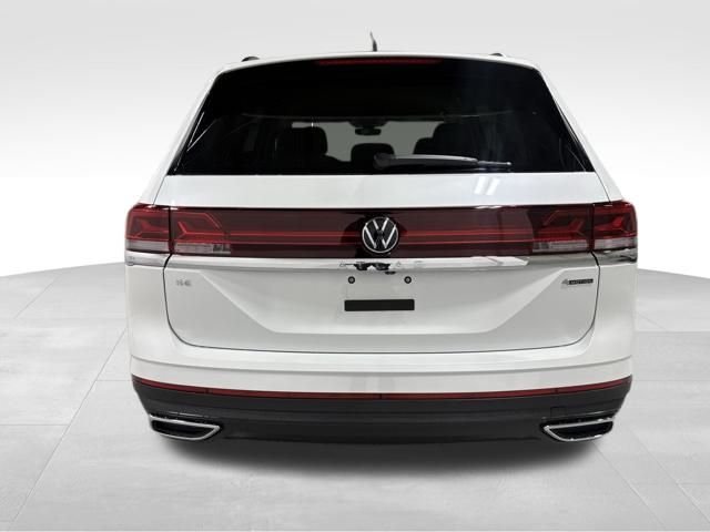 New 2026 White/off-white Volkswagen 2.0T SE image 4