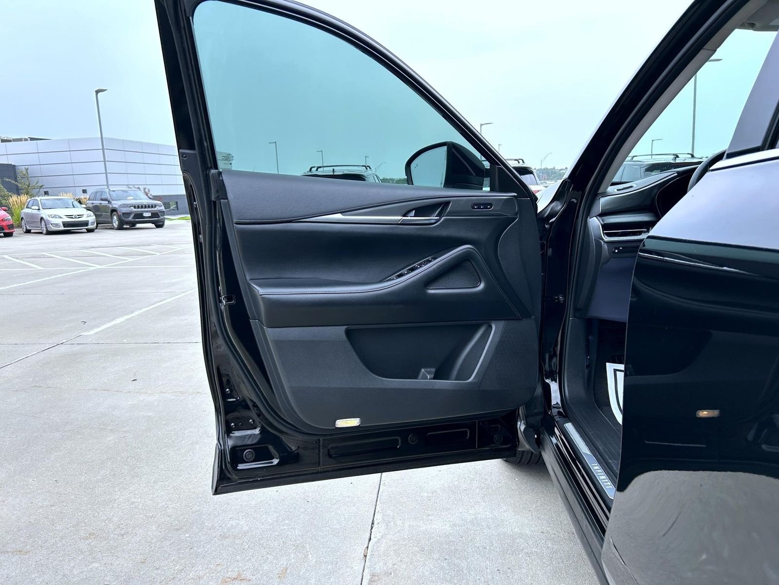 Certified Used 2023 Black INFINITI LUXE image 9