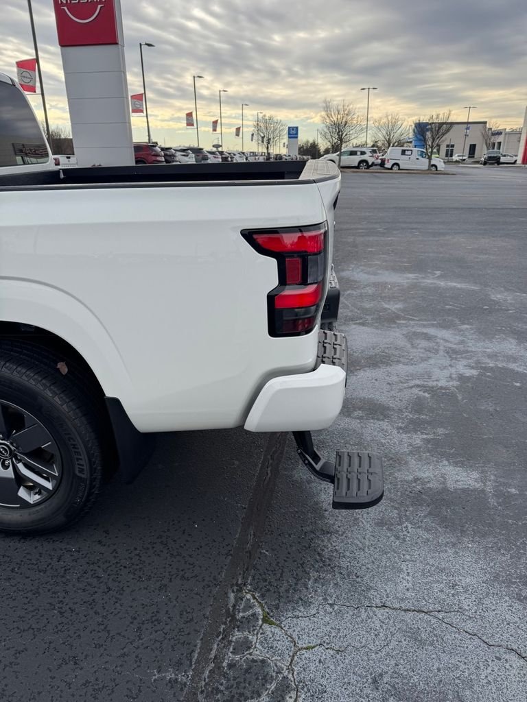 2026 Nissan Frontier SV - Photo 17