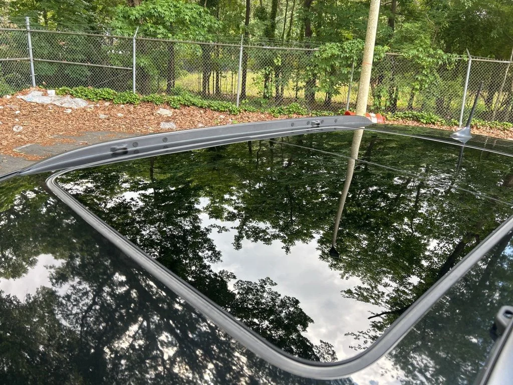 Used 2022 Black Jeep Latitude Lux image 13