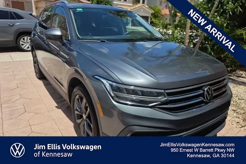 2023 Volkswagen Tiguan 2.0T SE's photo