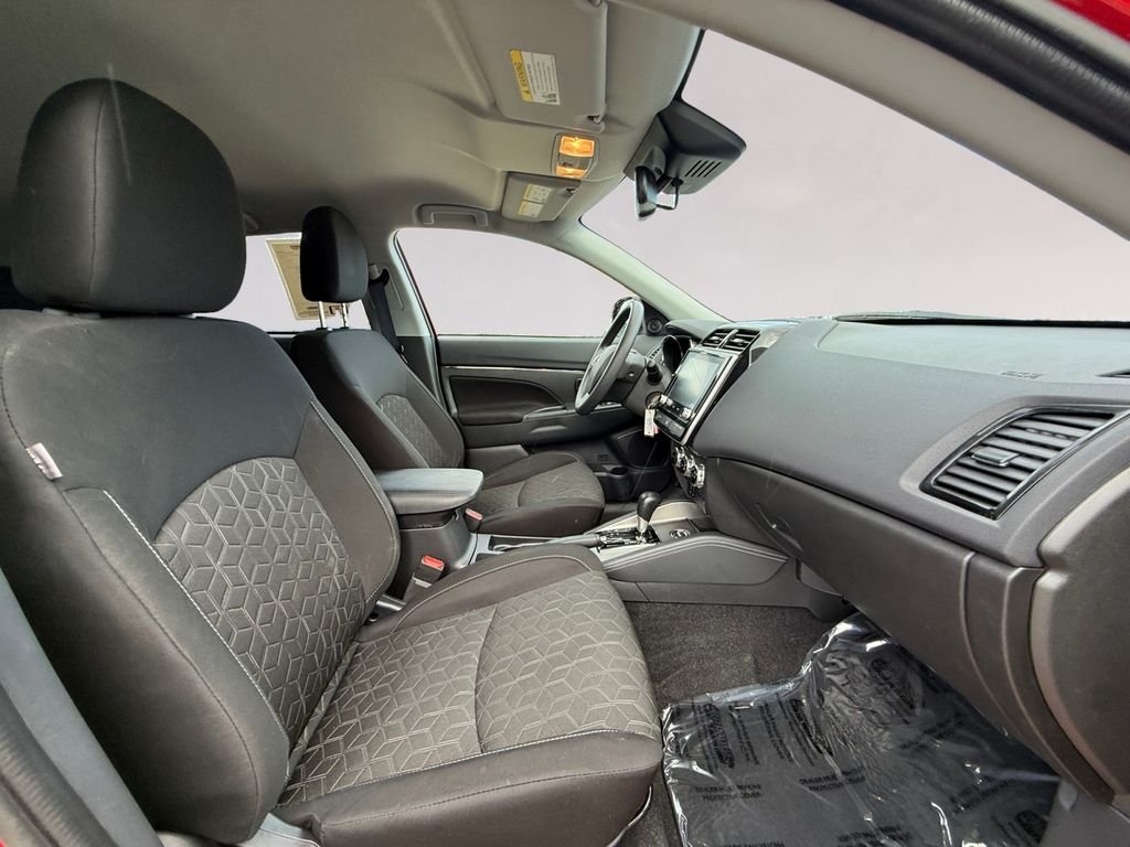 Used 2026  Mitsubishi 2.0 ES image 17