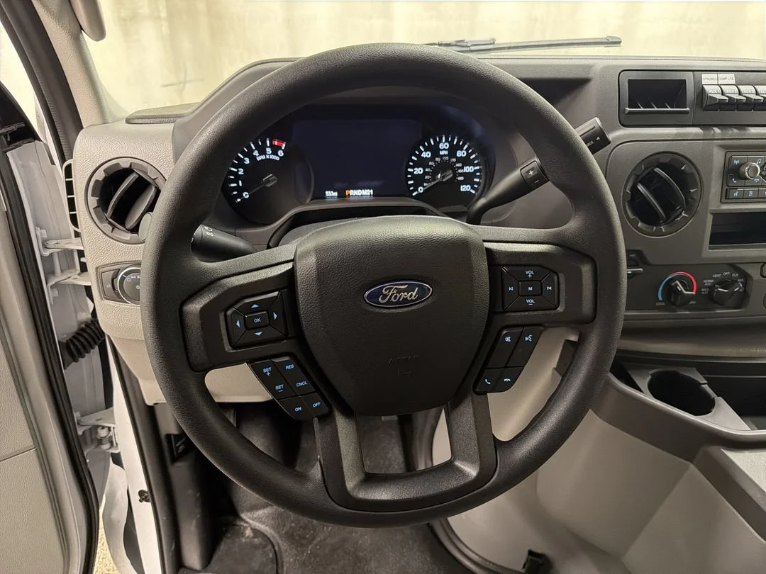 New 2027 Oxford White Ford E-350 SRW image 15