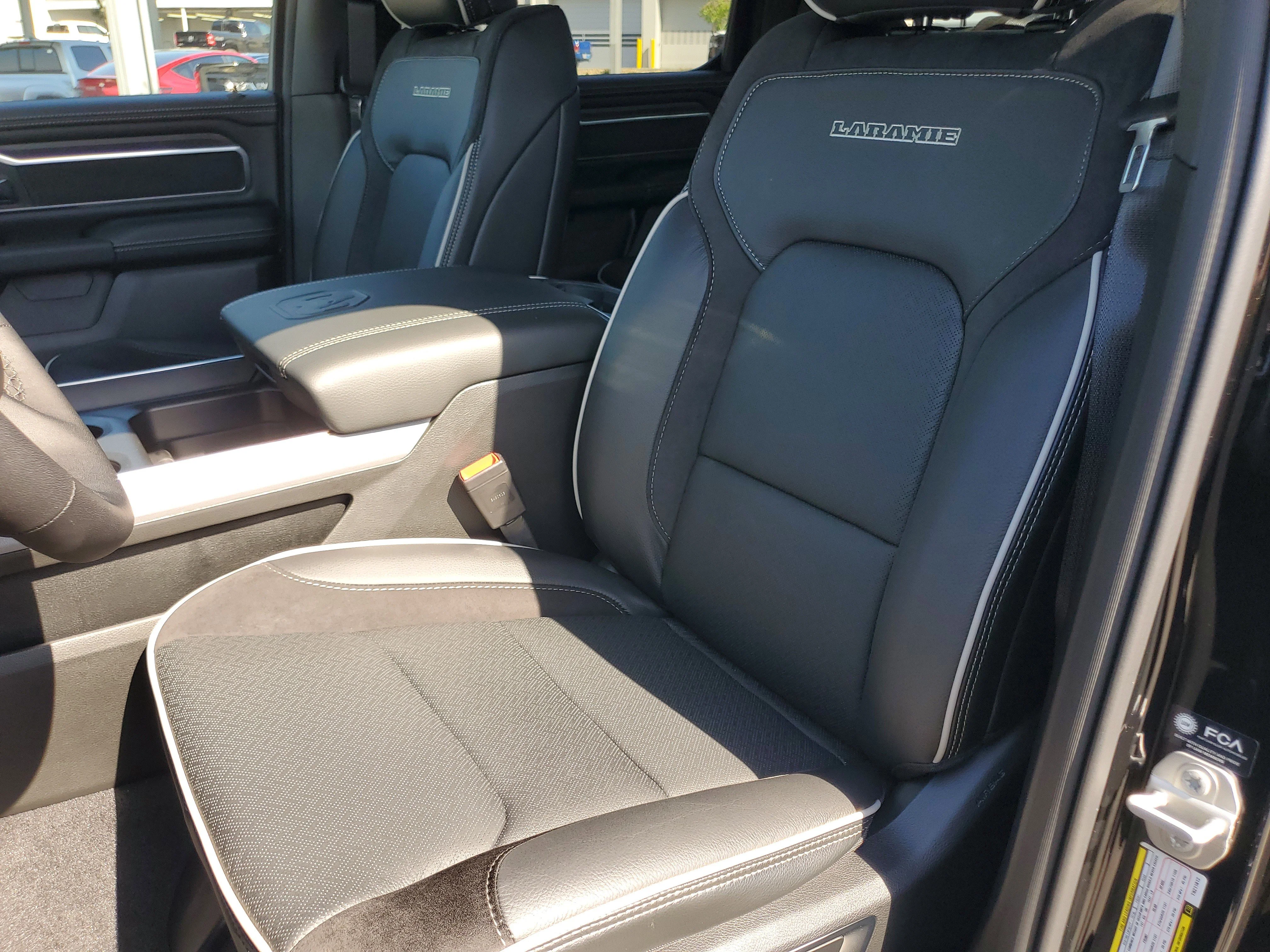New 2026 Diamond Black Crystal Pearl-Coat Exterior Paint RAM Laramie image 13