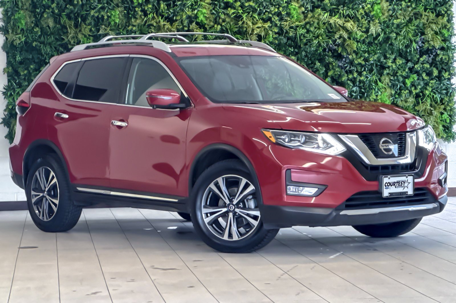 2017 Nissan Rogue SL AWD's photo
