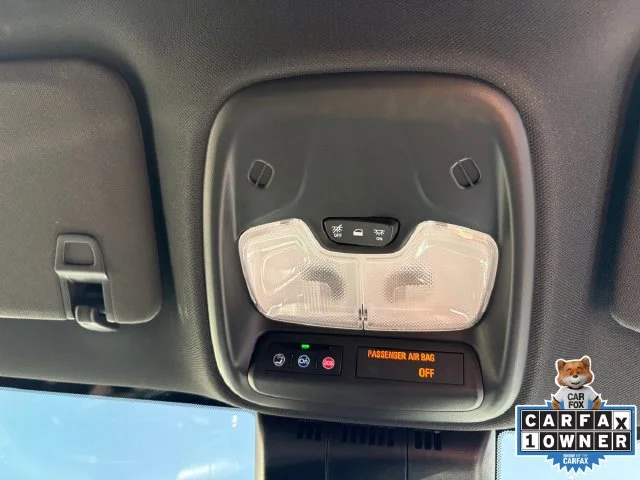 Used 2025 White GMC Elevation image 7
