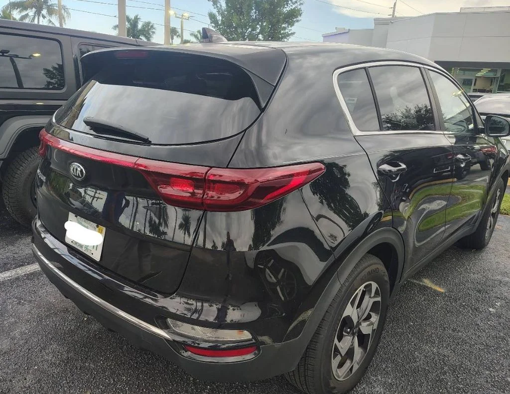 Used 2020 Red Kia LX image 2